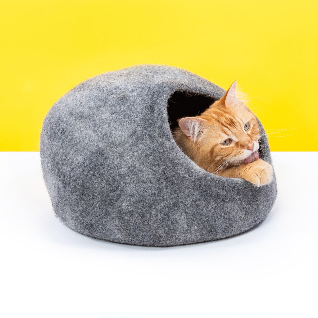 Wool cat bed in grey for household cats